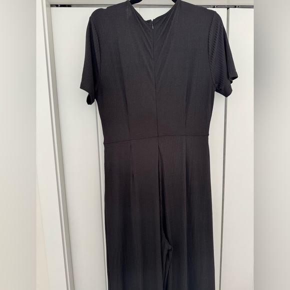 NWOT MINKPINK Plunging Twist-Front Jumpsuit - Picture 6 of 14